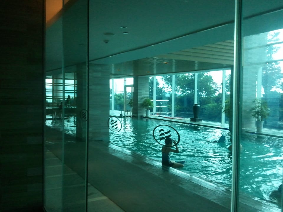 Innenpool Hotel Crowne Plaza Suzhou