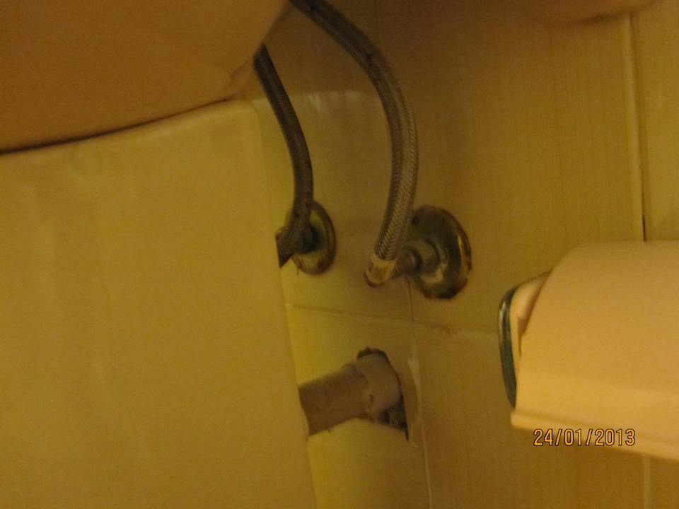 Unter dem Waschbecken Bei Juan Playa Blanca