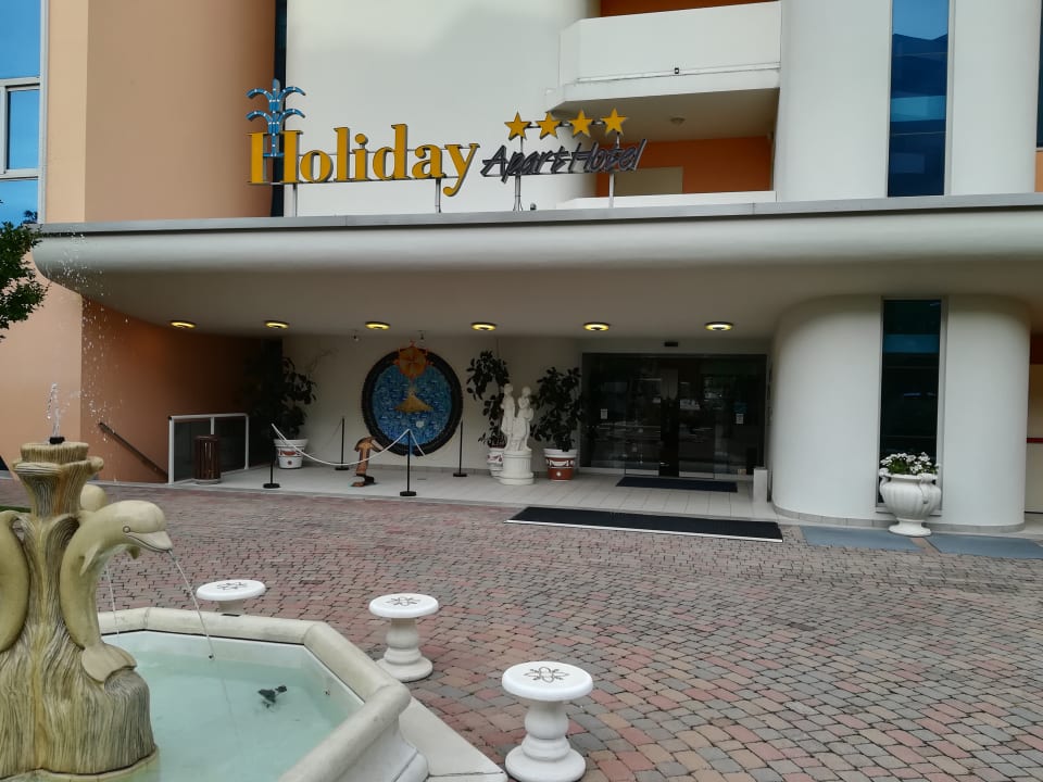 Außenansicht Aparthotel Holiday