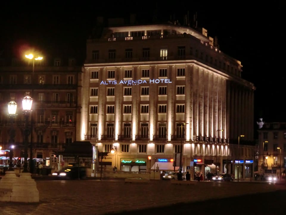 Hotel bei Nacht Hotel Altis Avenida