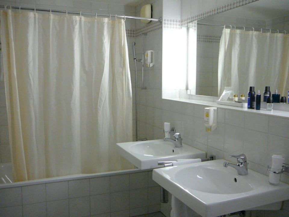 Badezimmer Hotel Monopol Luzern