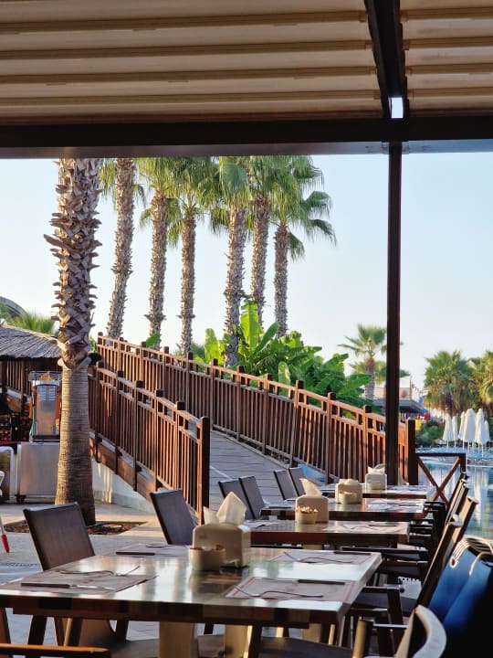 Gastro Saturn Palace Resort Hotel