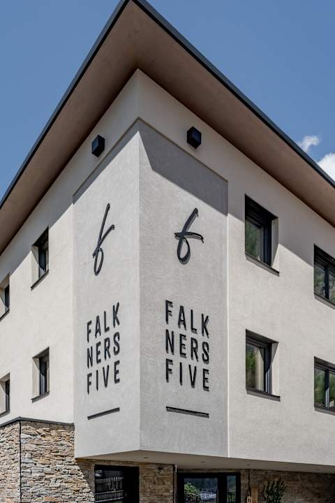 Außenansicht Falkners Five