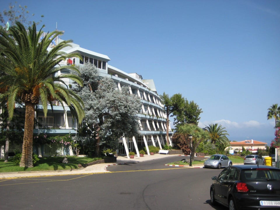 Ostfassade und Eingang Coral La Quinta Park Suites