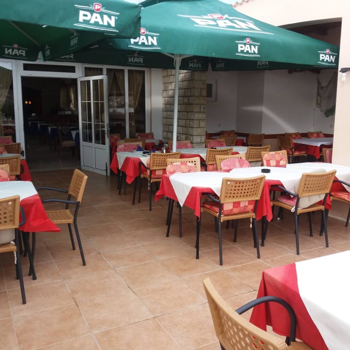 Restaurant außen Hotel Tony