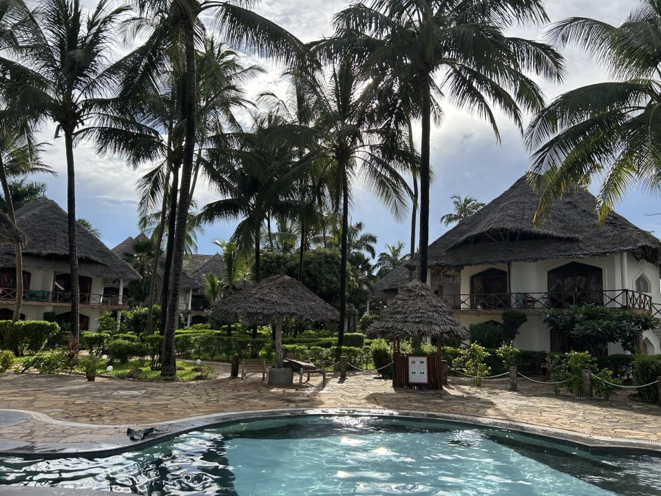 Pool AHG Waridi Beach Resort & Spa