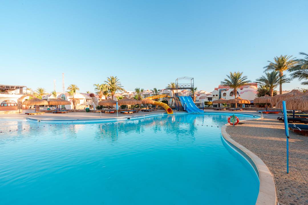 Pool Protels Crystal Beach Resort