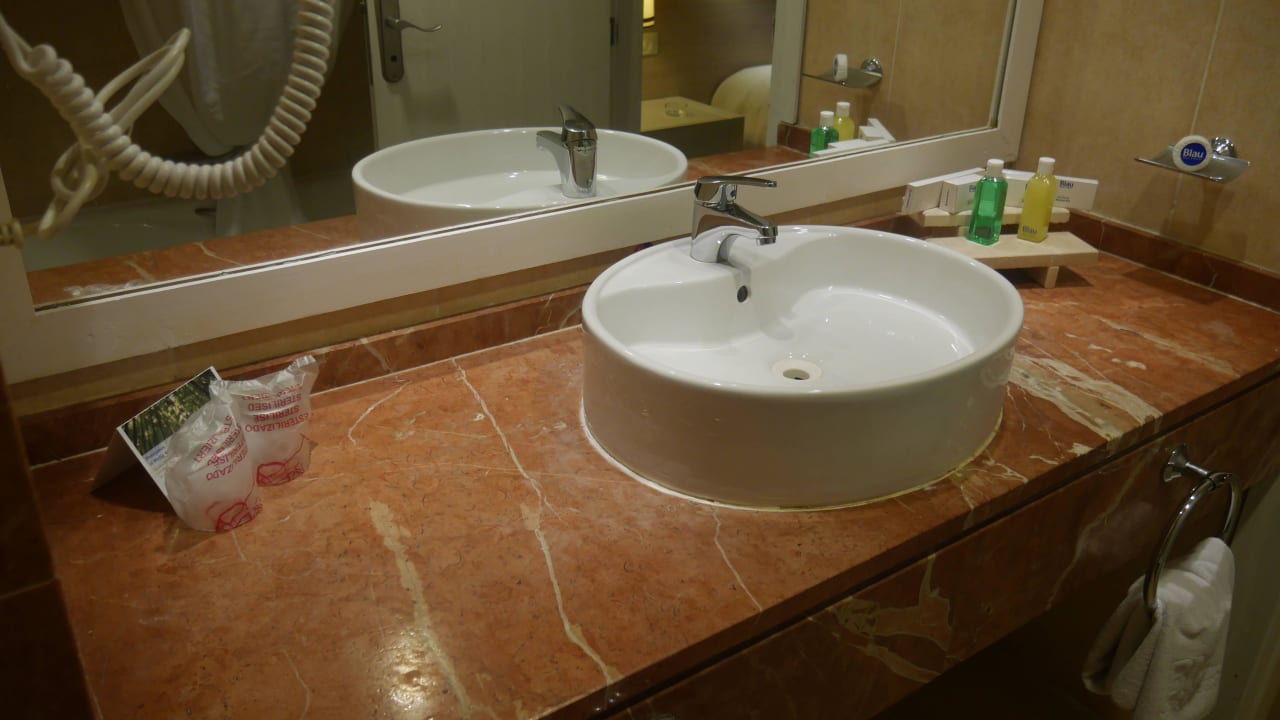 Bad mit Waschtisch  Blau varadero - Adults only