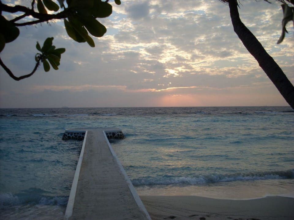 Morgenstimmung am Steinsteg NAKAI Maayafushi Resort