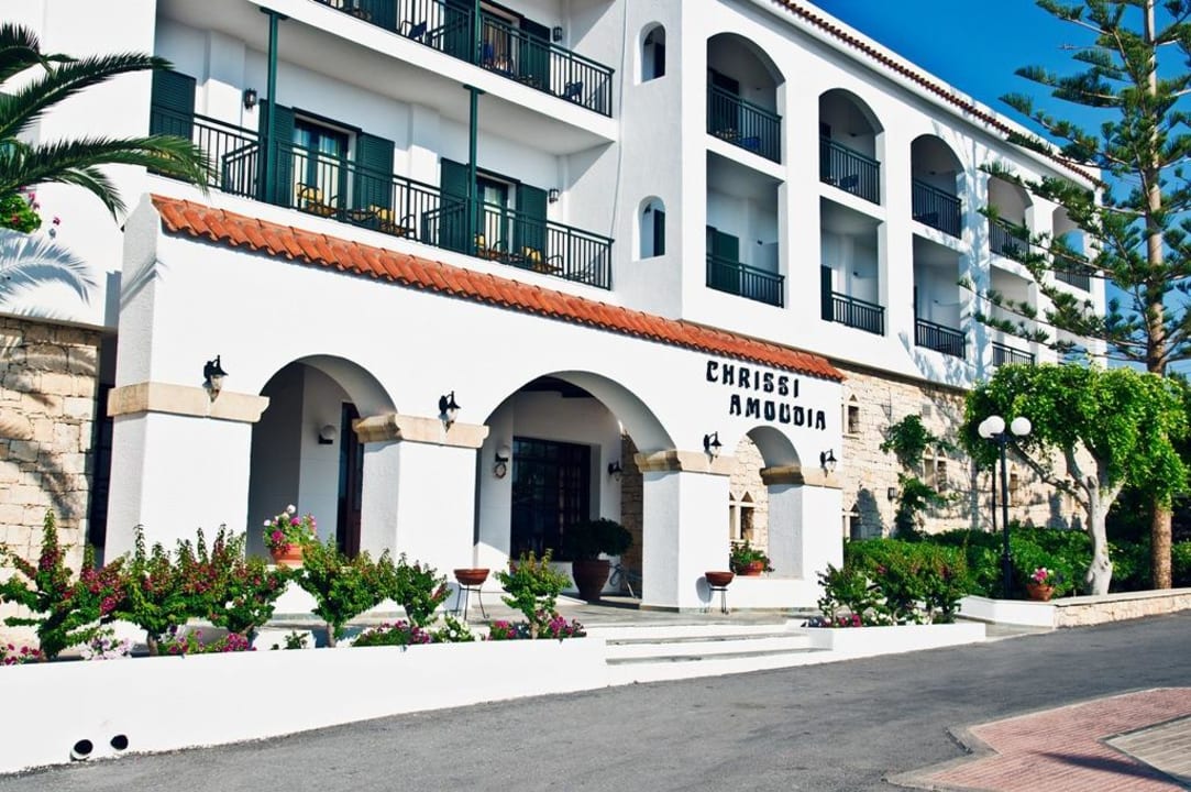 Eingang zur Lobby TUI SUNEO Chrissi Amoudia