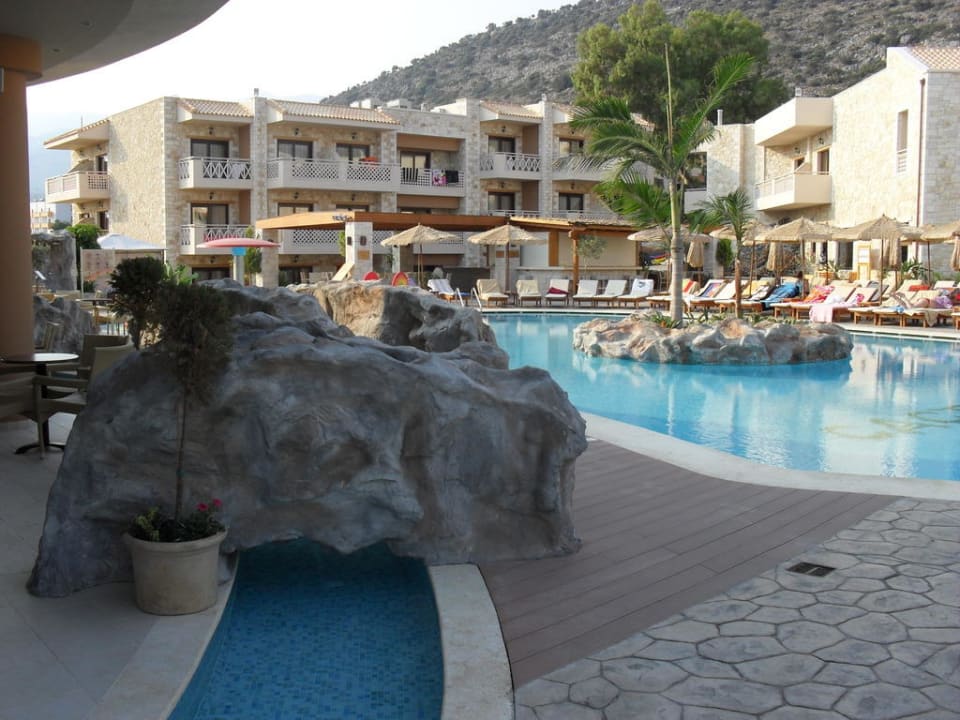 Sehr schön gestaltete Poolanlage Cactus Royal