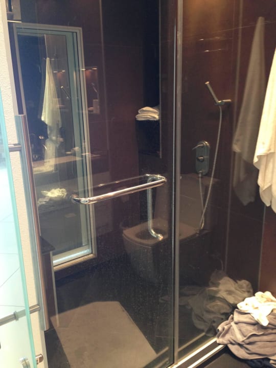 Dusche Hotel Vtsix Condo Service at View Talay Condo Pattaya