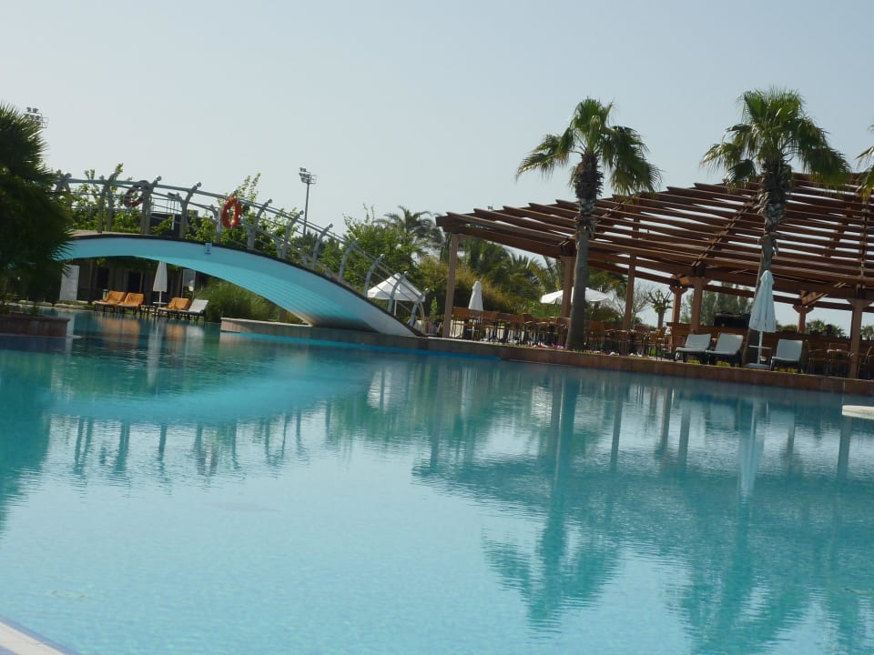 Pool und Poolbar Lara Barut Collection