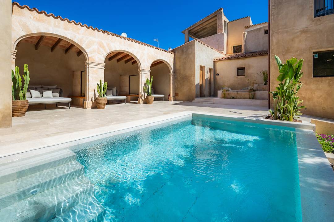 Pool Juz de Yartan Art Hotel