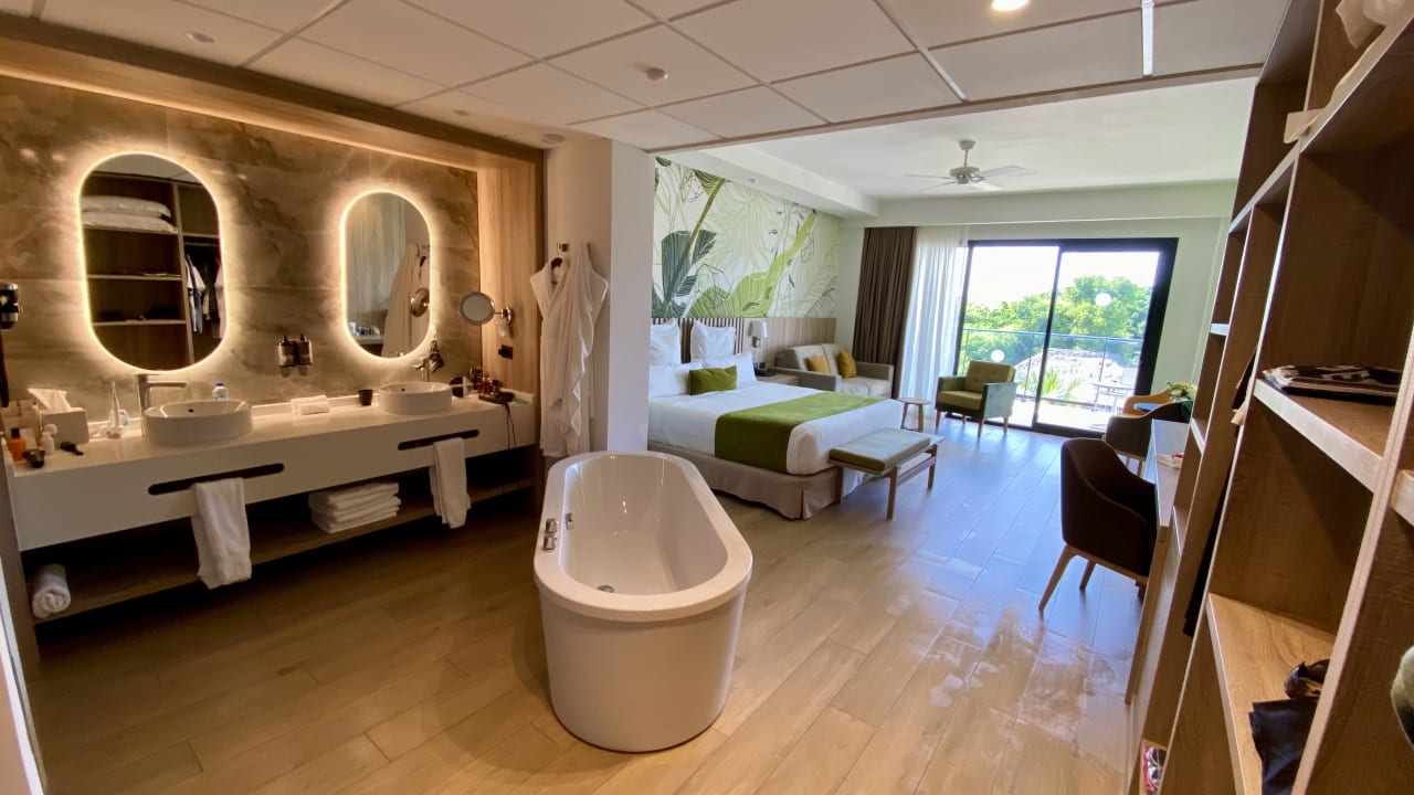 Zimmer Serenade All Suites - Adults Only Resort