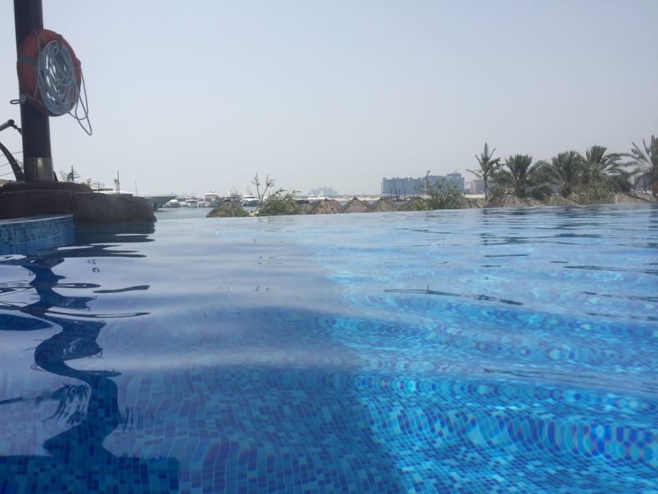 Pool Le Meridien Mina Seyahi Beach Resort & Waterpark