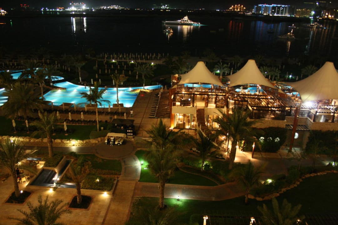 Ausblick vom Hotel bei Nacht The Westin Dubai Mina Seyahi Beach Resort & Marina