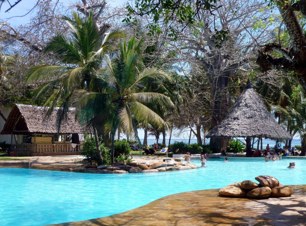 Blick zum Pool vom Restaurant Hotel Papillon Lagoon Reef