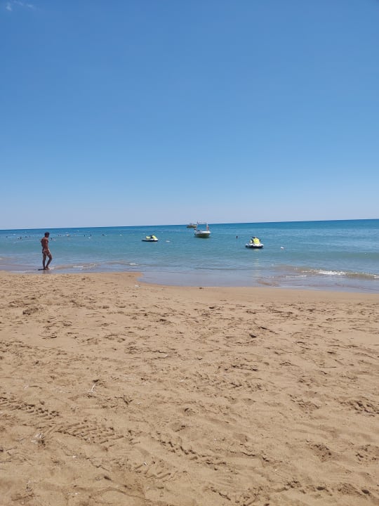 Strand Hotel Victory Resort