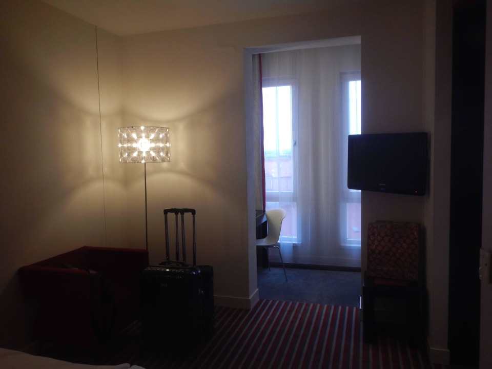 Blick Richtung Sitznische Red & Blue Design Hotel Prague