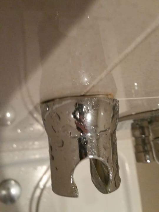 Defekter Duschkopfhalter Zimmer 725 Hotel Le Méridien München