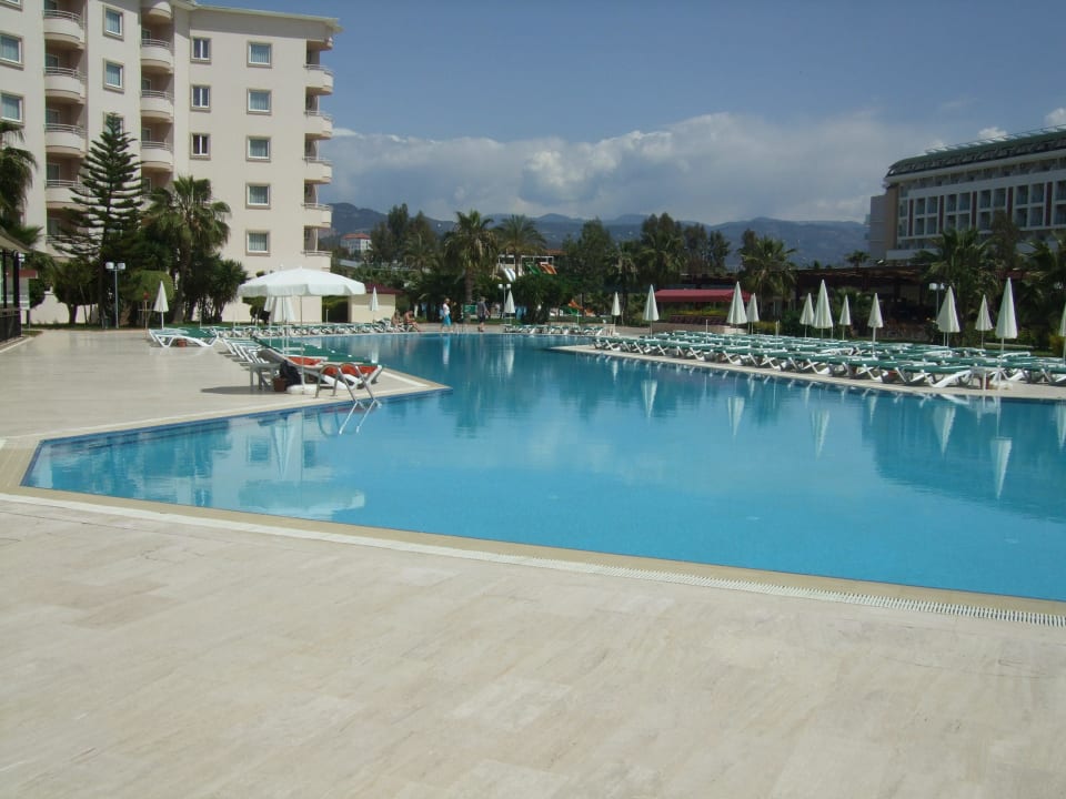 Pool des Royal Garden Hotel Royal Garden Beach