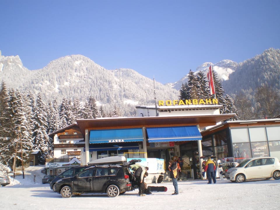 Talstation der Rofan-Seilbahn Alpenhotel Edelweiss