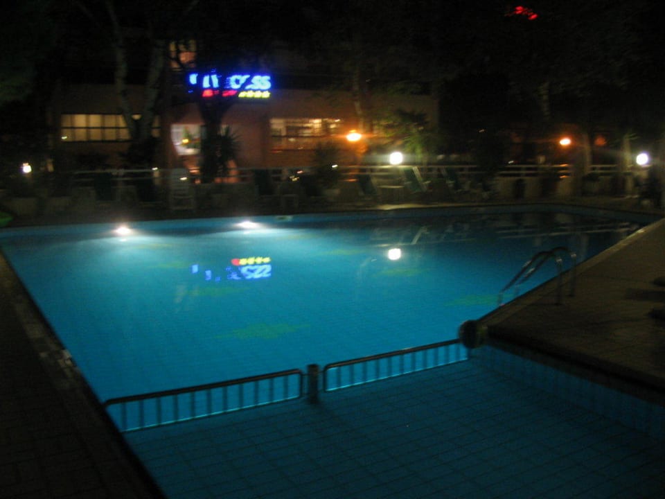 Pool bei Nacht! Hotel Gimm