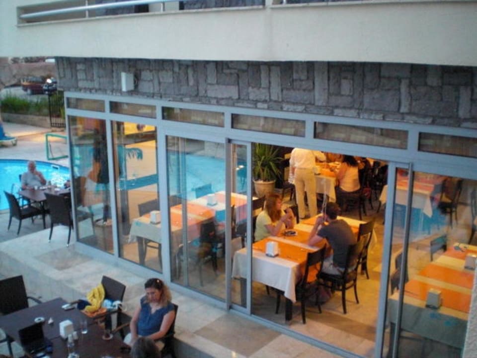 Blick von oben auf das Restaurant La Vita's Hotel