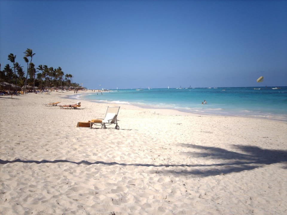 Vor dem Hotel JOIA Bávaro by Iberostar