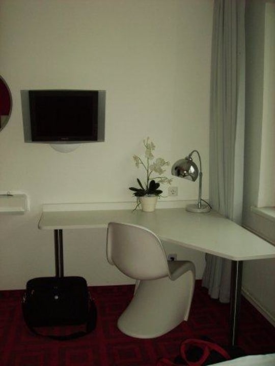 Zimmer Teil 2 Cityhotel Monopol