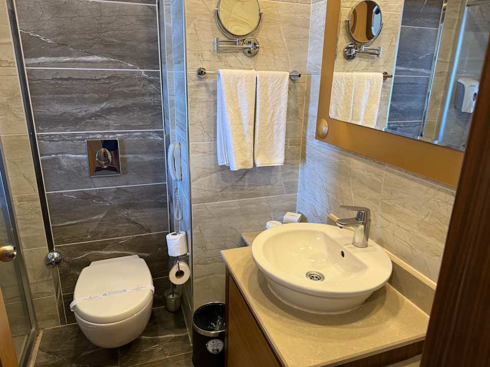 Zimmer Dream World Aqua Hotel