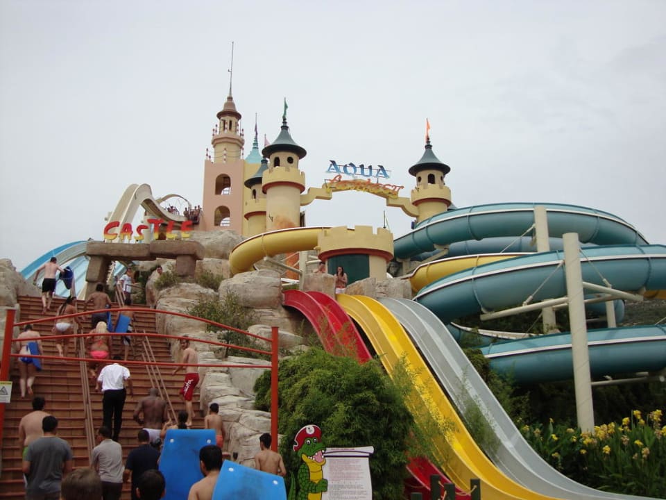Außer Aquapark würde ich dort nichts empfehlen Aqua Fantasy Aquapark Hotel & Spa