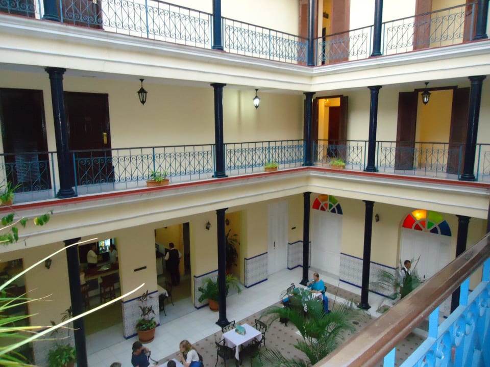 Innenhof Hotel La Unión Affiliated by Meliá