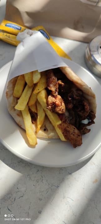 Gastro Asterias Beach Resort