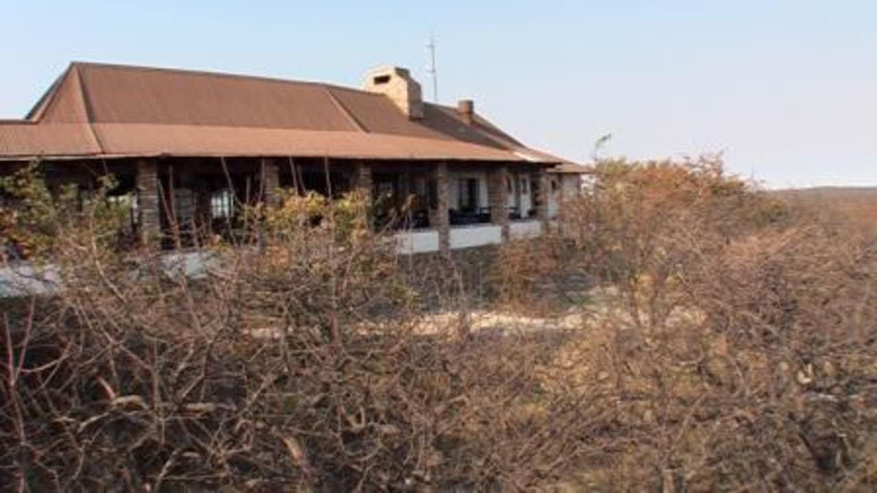 Hauptgebäude Etosha Safari Lodge