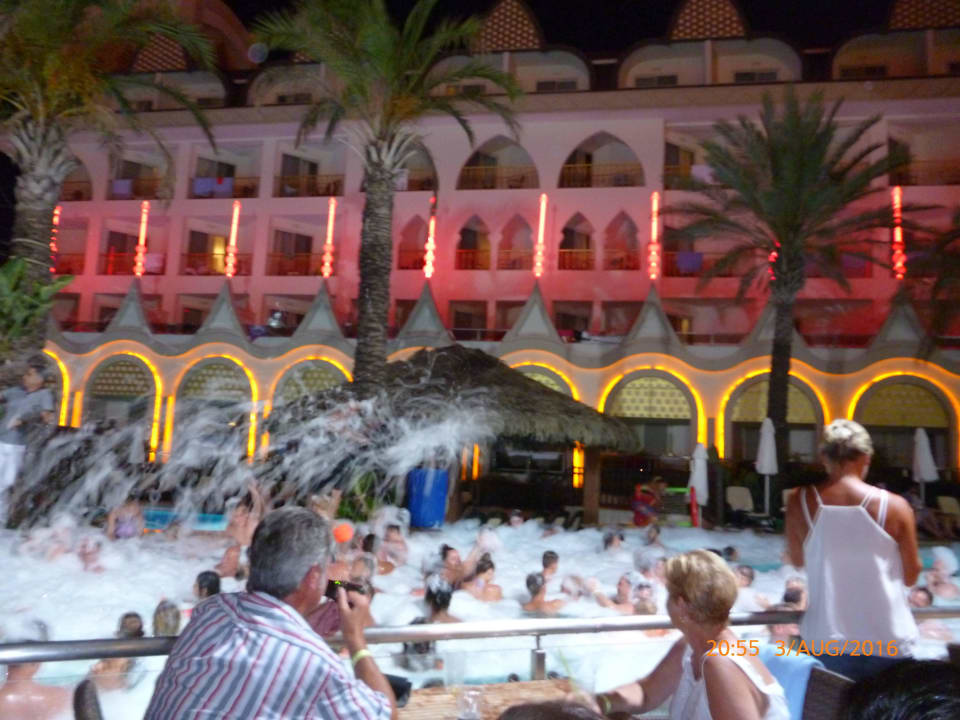 Schaumparty, war sehr cool Well Palace Side