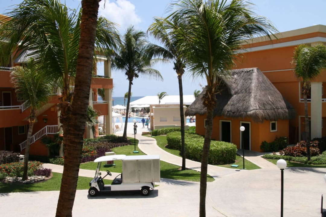 Weg zu Pool Bahia Principe Luxury Akumal