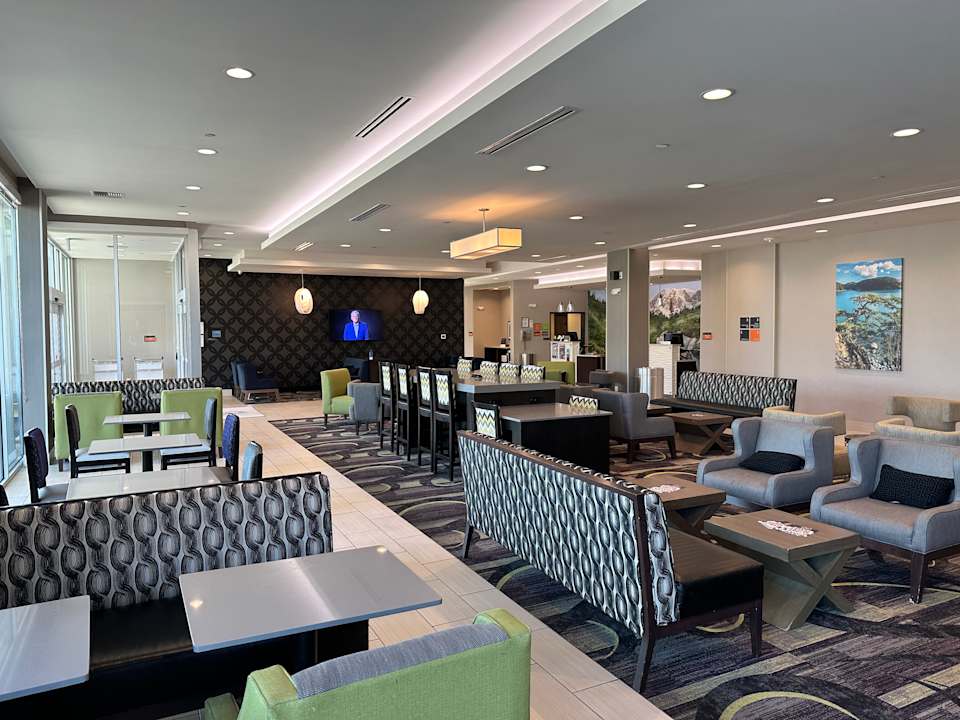 Lobby La Quinta Inn & Suites by Wyndham Burlington