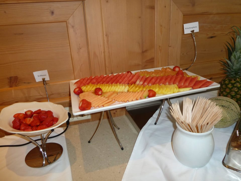 Obst für den Schokobrunnen Hotel AlpenSchlössl