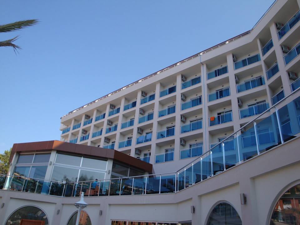 Hotelbar vom Pool aus gesehen Annabella Diamond Hotel & Spa