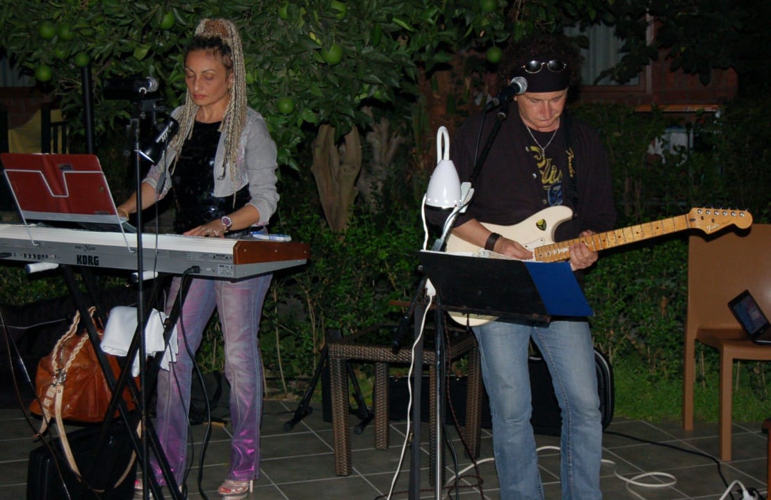 Donnerstags Tanz mit Livemusik Can Garden Beach
