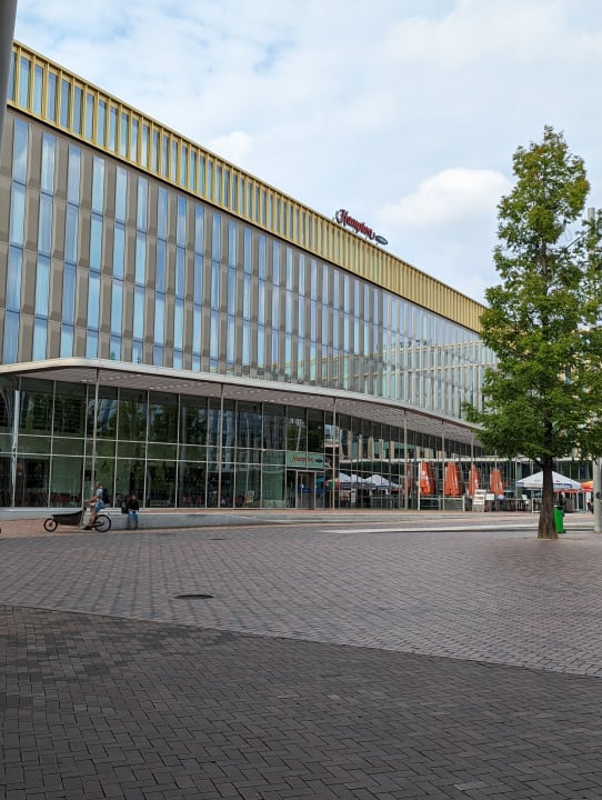 Außenansicht Hampton by Hilton Amsterdam / Arena Boulevard