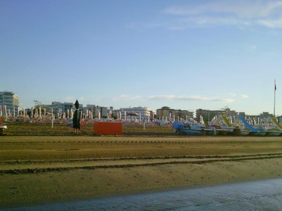 Morgens um 7 Uhr am Strand Hotel Luna