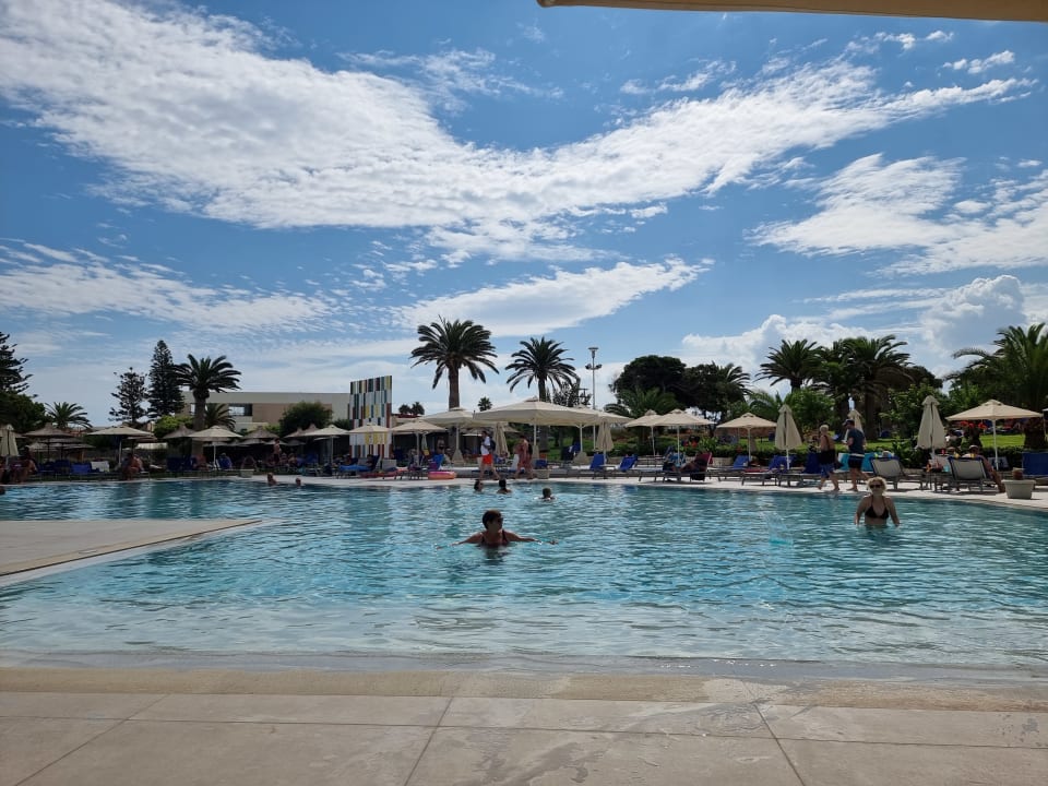 Pool Anissa Beach & Village