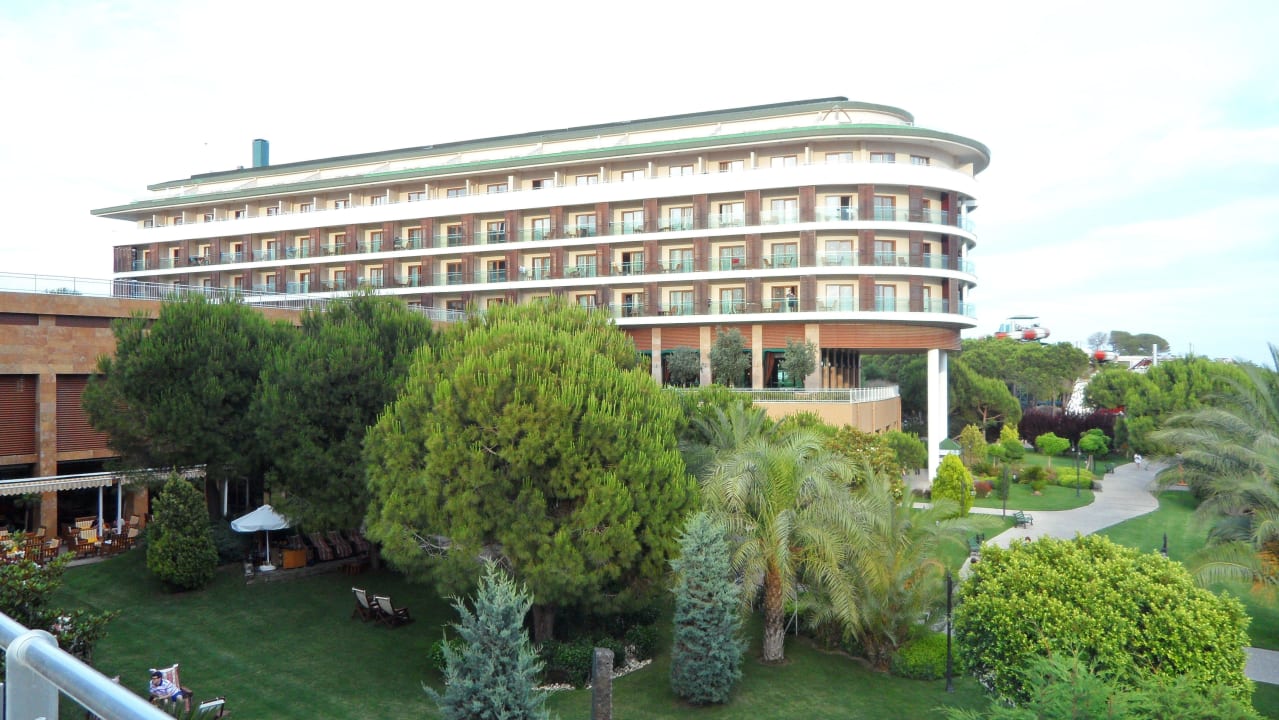 Eines des Haupthäuser Voyage Belek Golf & Spa