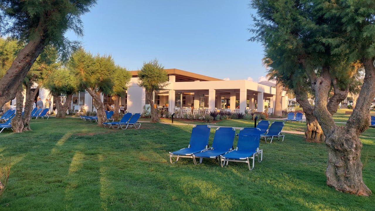 Gartenanlage Anissa Beach & Village
