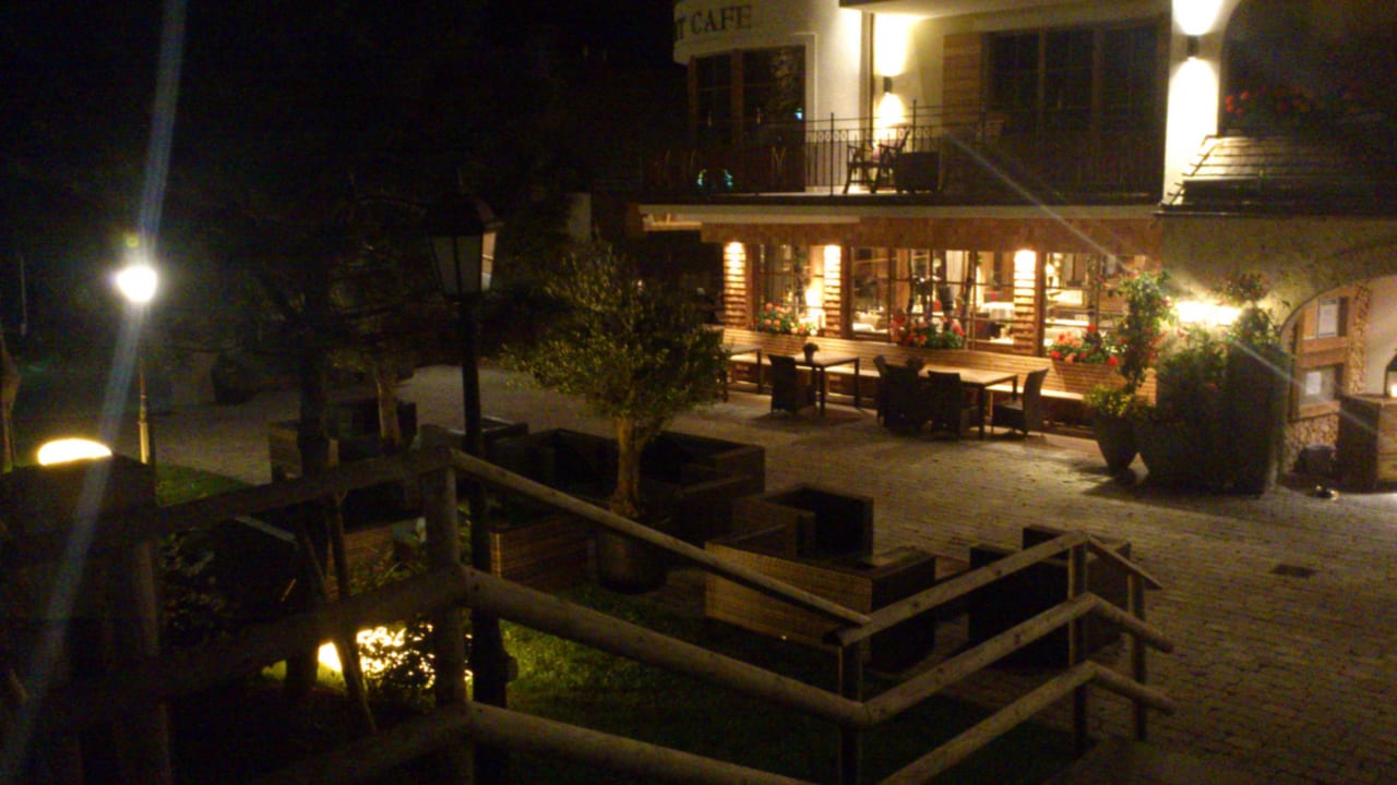 Eingang bei Nacht Wellnesshotel Engel