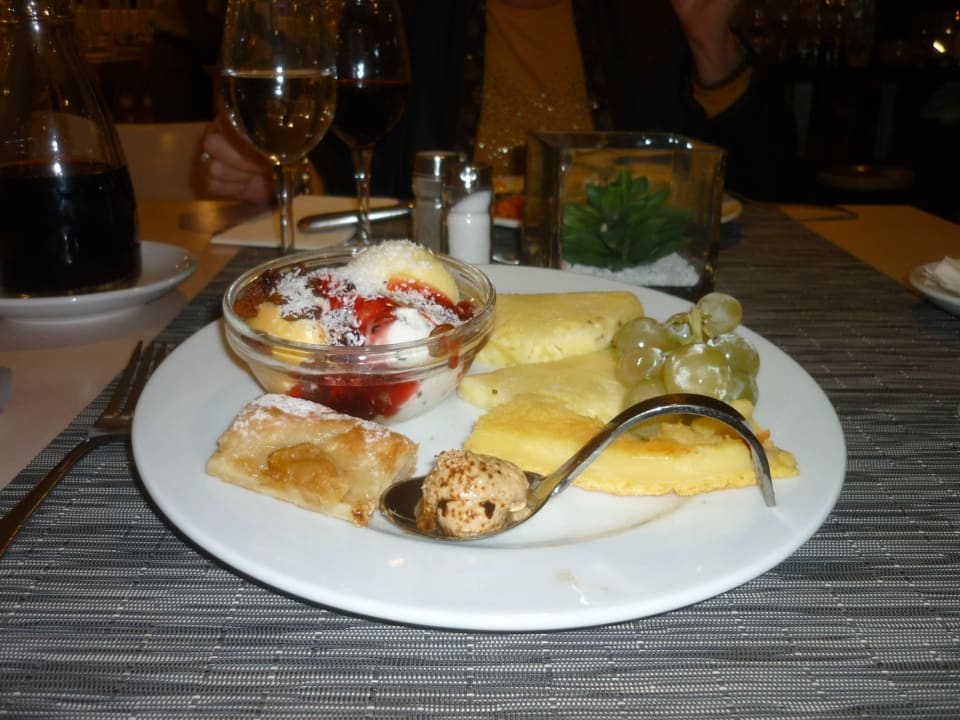 Immer Top angerichtet- Nachtisch im Hotel allsun Hotel Pil-lari Playa