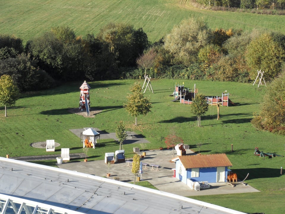 Blick auf den Spielplatz Wyndham Hotel Stralsund HanseDom